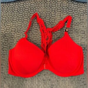 Victoria's Secret lined Demi Red Lace Bra. Racer back lace sports bra sz 32DD
